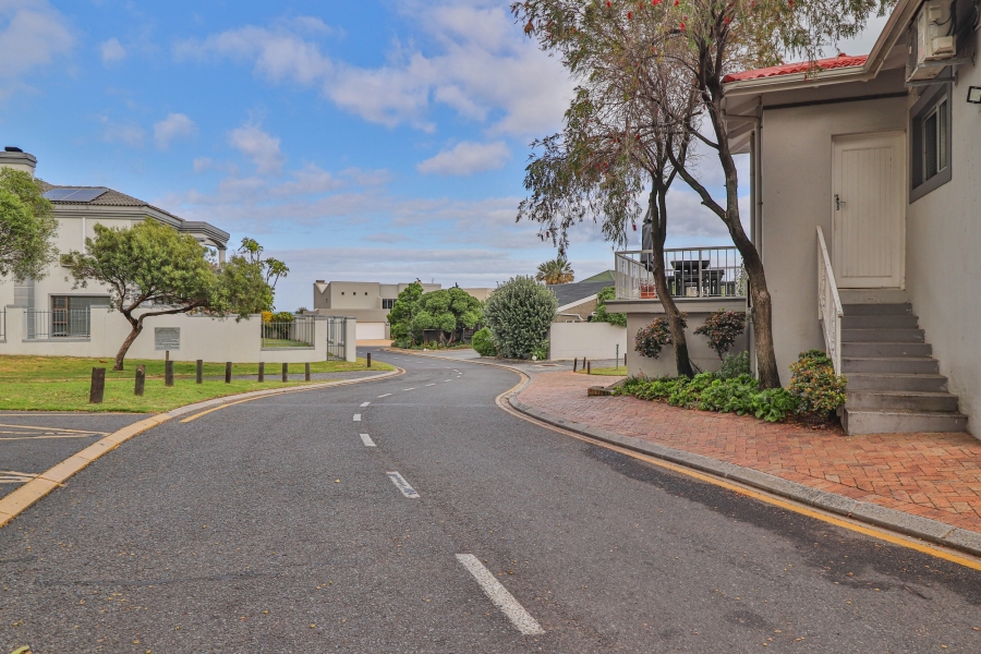 To Let 3 Bedroom Property for Rent in Greenways Golf Estate Western Cape